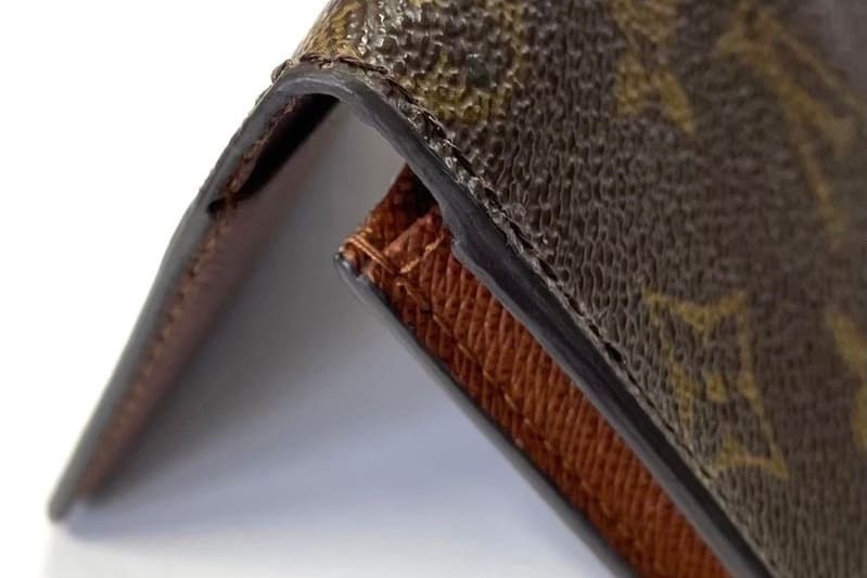 ルイビィトンの長財布です。破れ傷等あります。イニシャルがK.Nと  